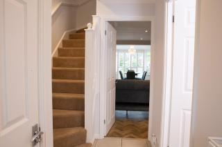 2BR House - Sleeps 5 with Parking - Guildford Centre - 8