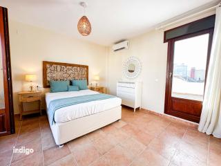 Bright Modern Duplex - PIR02 - 1