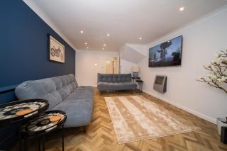 2BR House - Sleeps 5 with Parking - Guildford Centre - 4