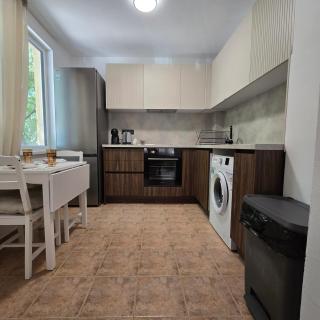 RED SQUARE Apartment - Varna - 1