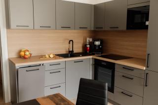 Stylish Apartment Near City Center with Parking - 2