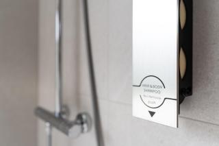 Melorell Boutique Sauna Suite with Outdoor Hot Tub - 9