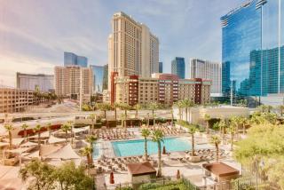 No Resort Fee - Strip Views, Pools & Parking - 5