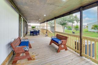Near Boat Ramp, Kingfisher Park/Pier, Dog Friendly - 9