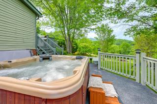 Quaint country home, hot tub hiking f/pit w/falls - 0