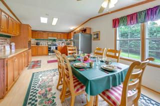Quaint country home, hot tub hiking f/pit w/falls - 7
