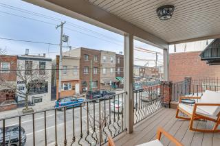 2 Mi to Lincoln Financial Field: Pet-Friendly Gem - 9