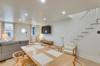 2 Mi to Lincoln Financial Field: Pet-Friendly Gem - 5