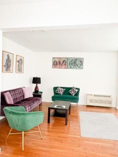 20 Minutes to Manhattan NYC - 3 BR, 2 BA Apartment - 9