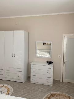 Cozy 1 Bedroom Apartment Tirana - 8