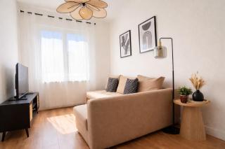 Appart neuf et cosy - Lit Queensize - Garage privé - Terrasse - 0