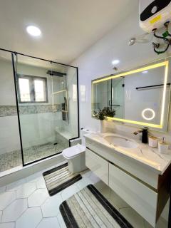 Luxurious Altitude - 9