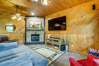 Lake Eufaula Cabin w/ Hot Tub & Large Deck - 6