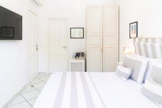 Queen Suite - Luxury Rooms - 3