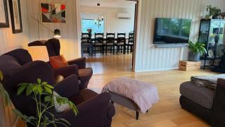 Perfectly located between fjord and mountains - 5