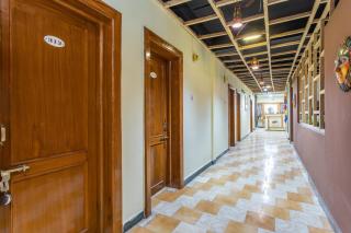 Hotel O Santushti - 8