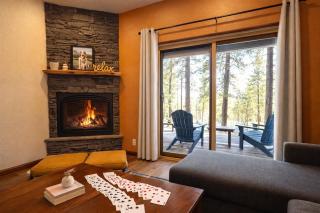 Bluejay-Getaway Luxury Cabin in Munds Park - 3