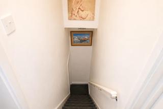 Comfortable Room with TV and Fast Wi-Fi - 4