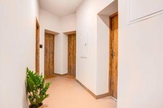 Elegancki Apartament z miejscem do Pracy obok MTP - 9