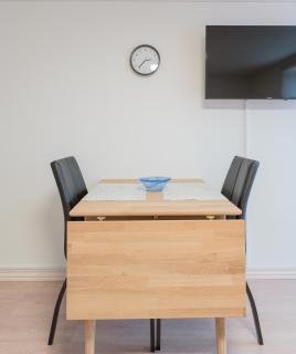 Newly Renovated Double Rooms with Kitchenette and Free Parking - 7