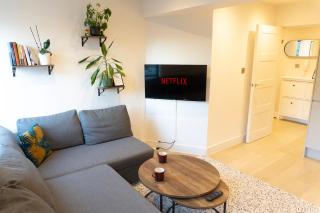 Slough - Cosy 1 Bed Penthouse - Near Slough station, Elizabeth Line - 0