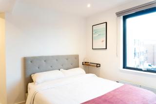 Slough - Cosy 1 Bed Penthouse - Near Slough station, Elizabeth Line - 1