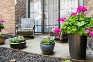 Stylish Midtown KC Retreat - Walkable with 2 Patios - 5