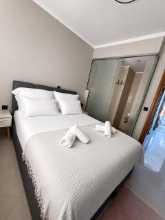 Sunny Seaside Villa-90 m from beach - 7