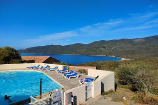 Mini villa avec piscine mer à pied wifi clim dans résidence - 7