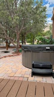 Sedona Retreat - Walk to Trails - Hot Tub, Firepit - 9
