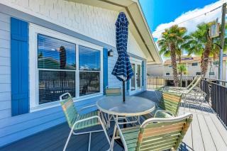 Steps to Manatee Beach, Pool, and Private Sun Deck - Holmes Beach - 7