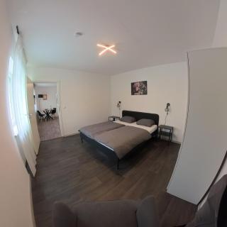 2-Zimmer Wohnung - 600 Meter zur S-Bahn - 18 Min zum München Hbf - Parkplatz & WLAN - 3