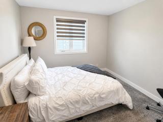 The Sutherland Suites 3 bed Shared Luxury Stay - 4