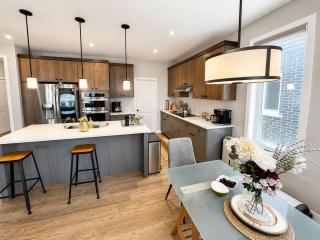 The Sutherland Suites 2 bed Shared Luxury Stay - 6