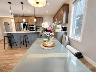 The Sutherland Suites 2 bed Shared Luxury Stay - 9