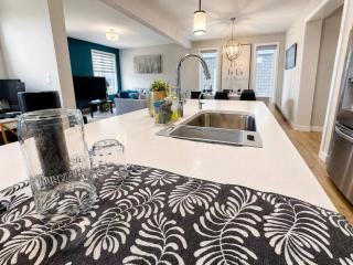 The Sutherland Suites 2 bed Shared Luxury Stay - 2
