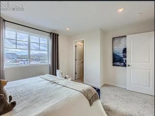Luxe Landing - 1