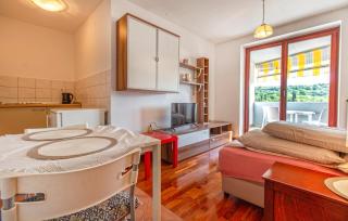 Lovely Apartment In Portoroz With House Sea View - 0