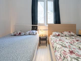 Stylish Antwerp City Apartment for 7 - 2