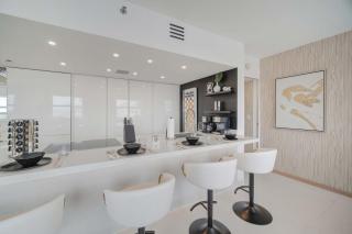 Luxe Oceanfront Penthouse on Ocean Drive So Beach - 2