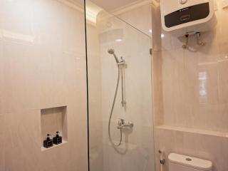 Hotel Butik Sawunggaling - 1