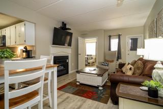 Condo in Gatlinburg very peaceful - 10 min Walk to Main Strip - 0
