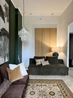 Emerald Art Maison in a Restored Historic Townhouse Riverside Old Town - 1