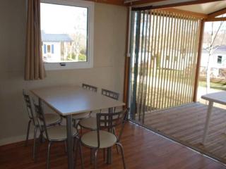 Mobil home confortable avec terrasse - 2 pers. - API-1-52-2909 - 9