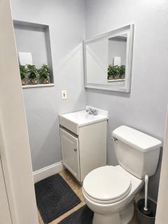 Private Guest Suite with Separate Entrance & Kitchen - 3