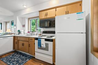 Holiday by the Bay Unit A-4 by Simple Life Rentals - 3