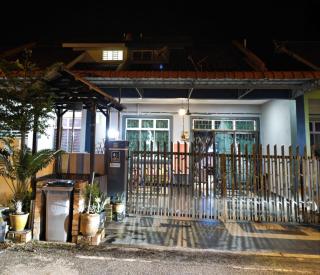Teratak Indah Homestay - 0