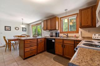 Wilderness Retreat by Simple Life Rentals - 4
