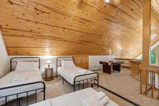 Top of the Hill Cabin by Simple Life Rental - 6