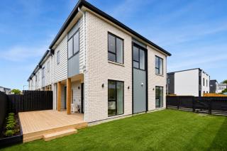 Brand New Elegant 4BR Retreat Home w Backyard - 0